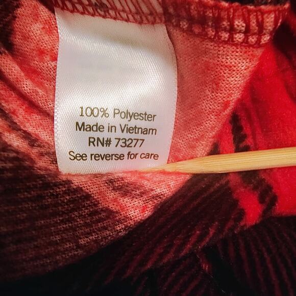 Sonoma Goods for Life XXL Women’s Red Black Plaid Pajama Set With Socks - Picture 3 of 12